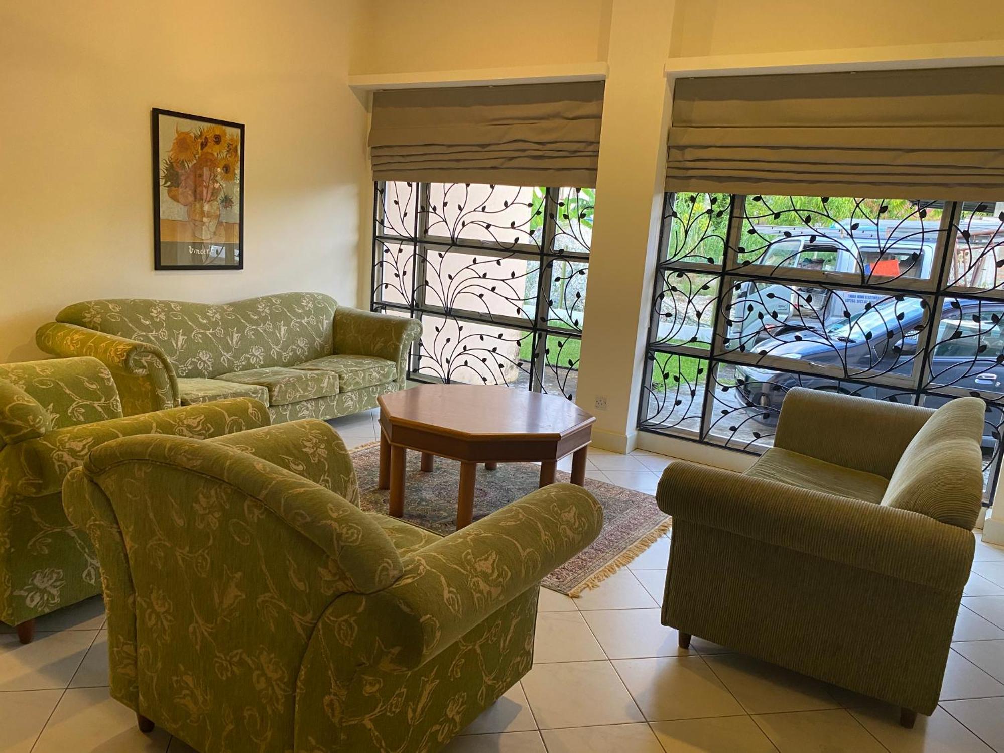 Karya Retreat Villa Kuching Exterior foto