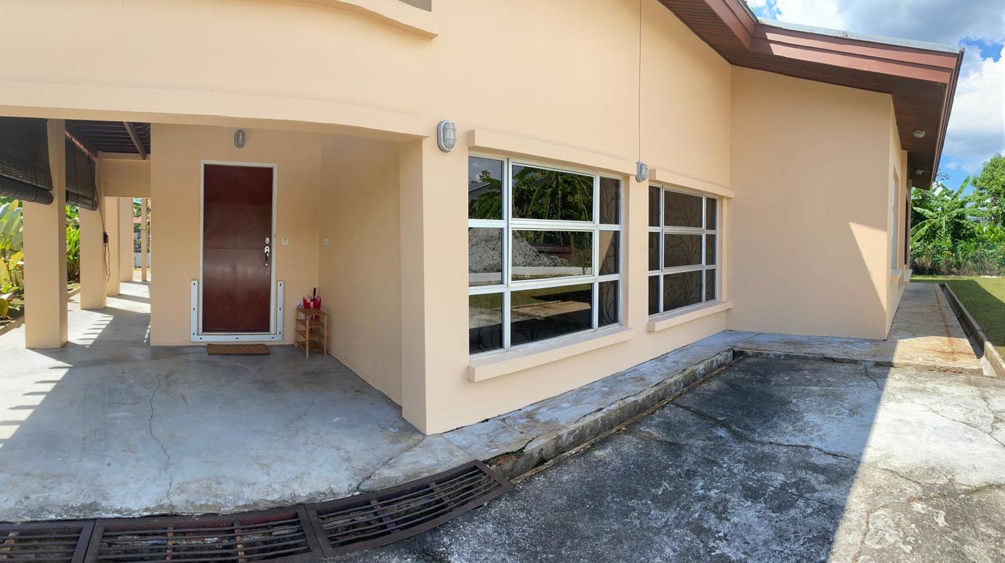 Karya Retreat Villa Kuching Exterior foto