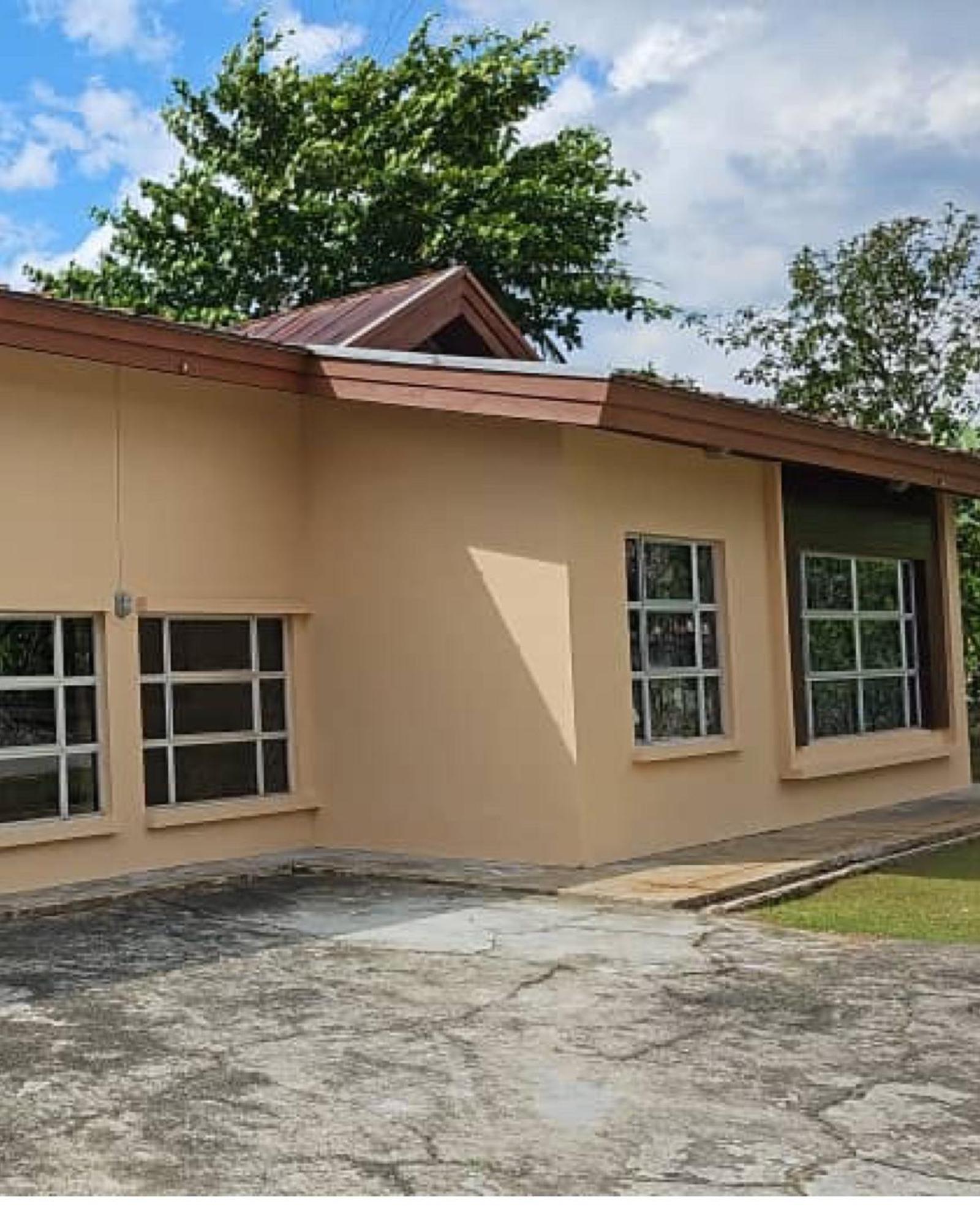 Karya Retreat Villa Kuching Exterior foto